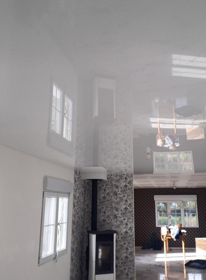 Installation de plafonds en toile tendue, Golfe de Saint-Tropez, Var par Budvar Construction