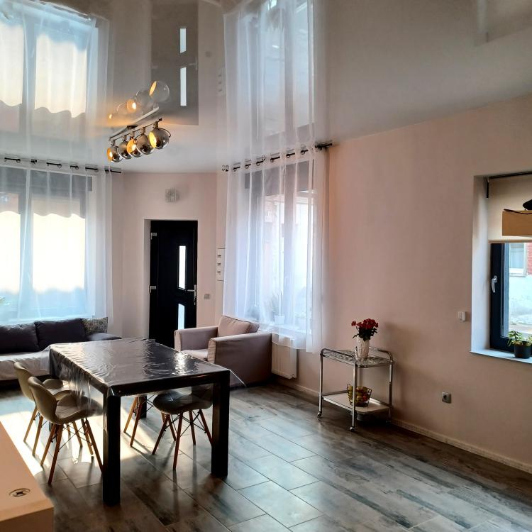 Installation de plafonds en toile tendue, Golfe de Saint-Tropez, Var par Budvar Construction